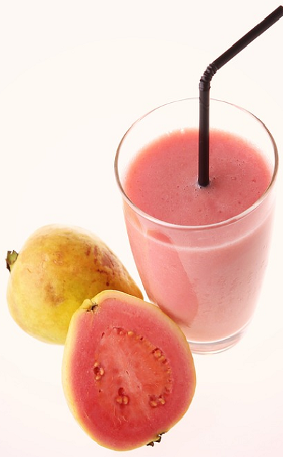 How Guava Juice Is More Nutritious for You Than These 7 Popular Fruit Juices